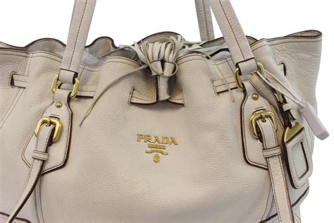 prada milano tasche weiß altes modell|Prada handbags 2010.